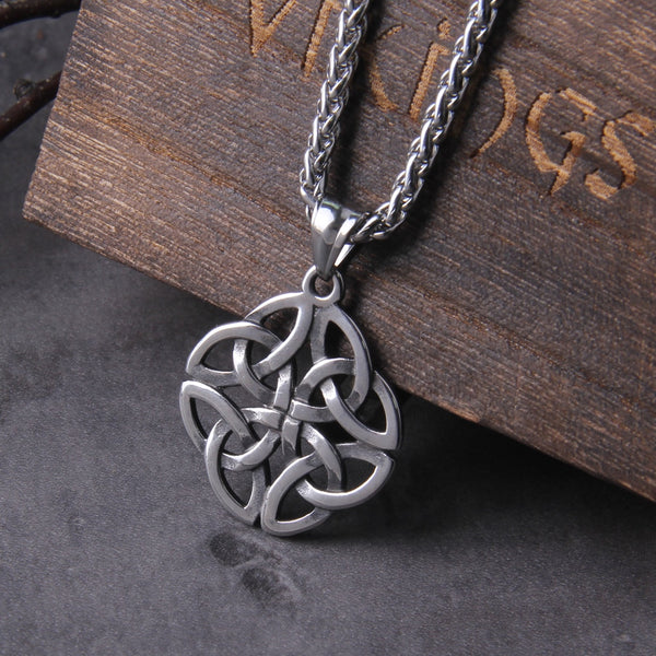 Celtic Trinity Knot Pendant Necklace – Epic Loot Shop